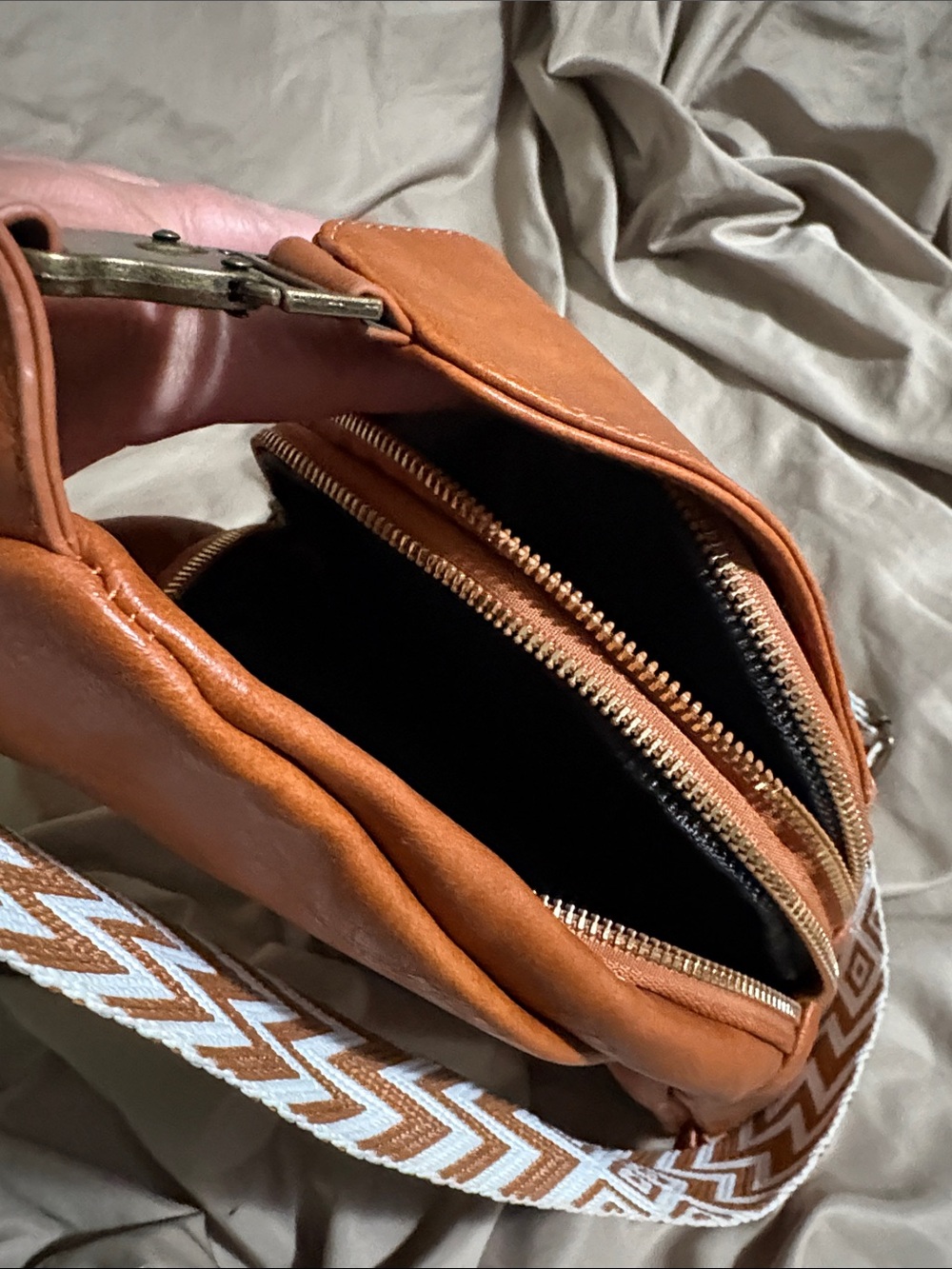 WEIXIER Tan Crossbody Sling Bag with Patterned Strap - Picture 3 of 3
